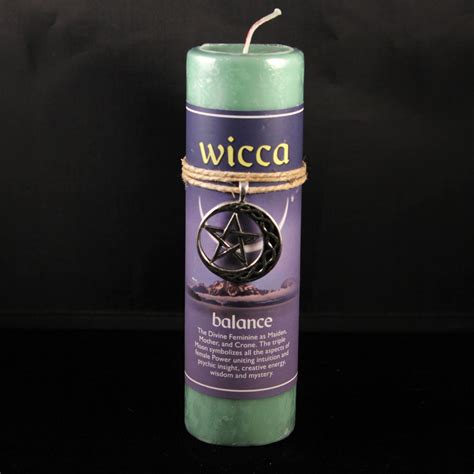 Promoting Abundance with Green and Gold Candles in Wiccan Rituals